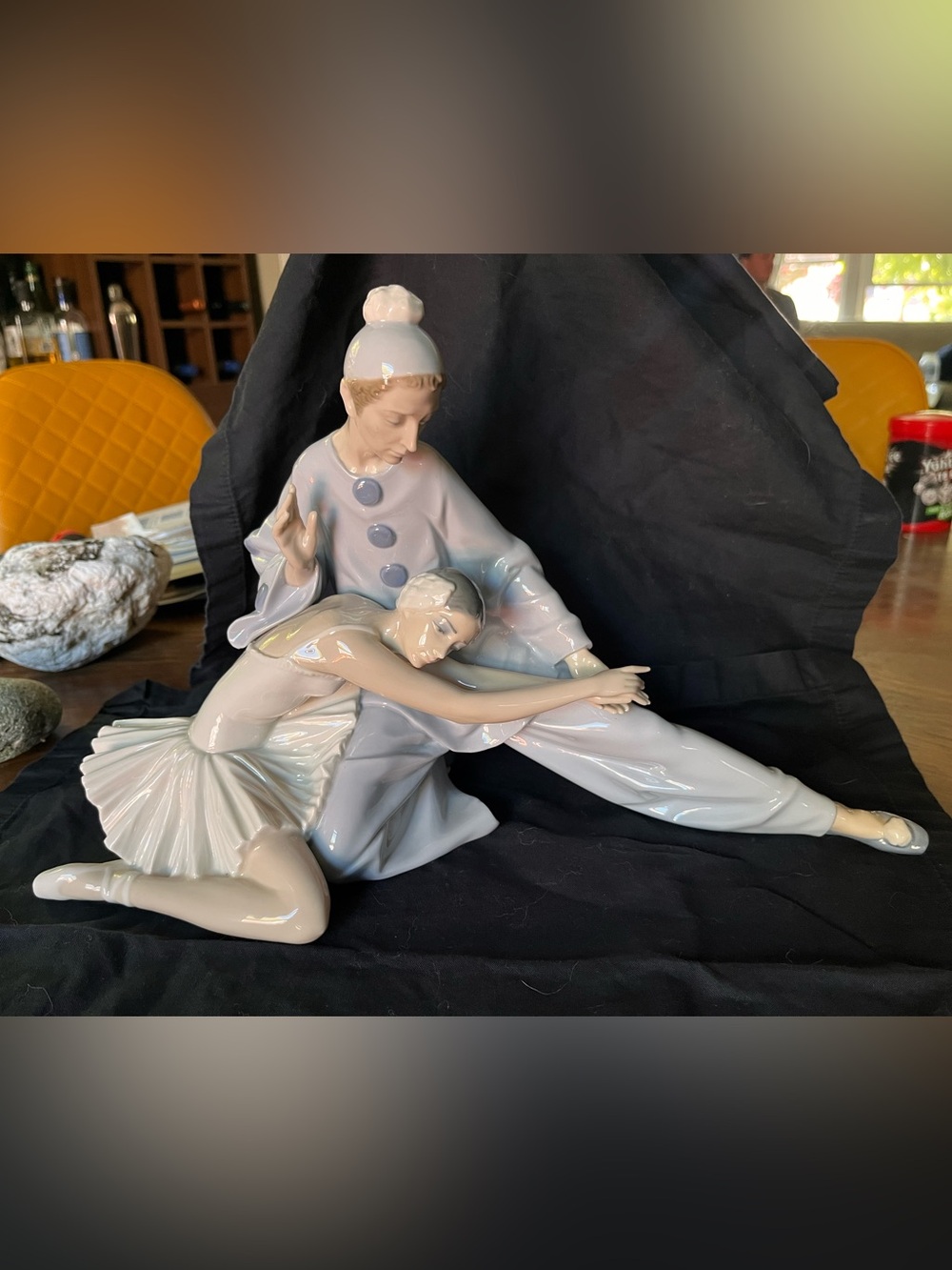 Vintage Lladró Porcelain Figurine “Closing Scene”, #4935